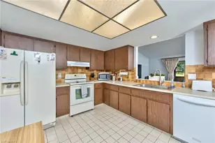 150 Round Key Cir, Naples, FL 34112 - Photo 4
