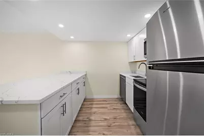 260 Southbay Dr #207, Naples, FL 34108 - Photo 4