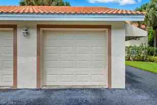 145 Robin Hood Cir, Naples, FL 34104 - Photo 6
