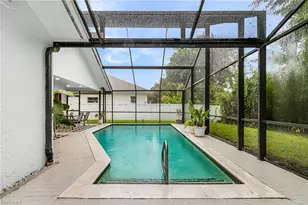 2472 Pinewoods Cir, Naples, FL 34105 - Photo 4