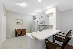 325 Dover Pl, Naples, FL 34104 - Photo 12