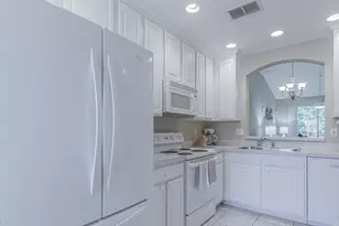 7820 Sandpine Ct, Naples, FL 34104 - Photo 2
