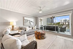 9103 Vanderbilt Dr, Naples, FL 34108 - Photo 4