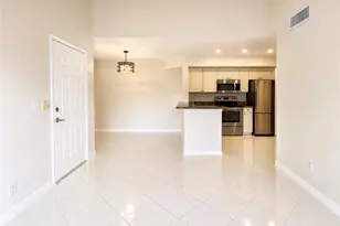 1265 Wildwood Lakes Blvd, Naples, FL 34104 - Photo 4