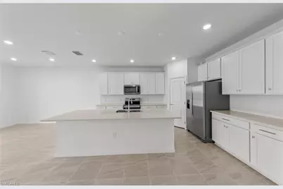 3853 Passion Vine Dr, Alva, FL 33920 - Photo 6