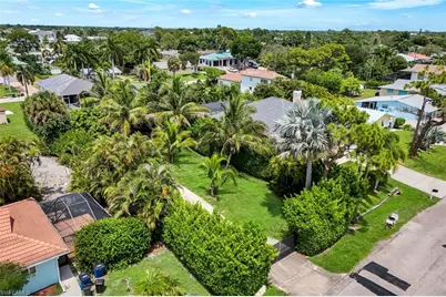 4472 Little Hickory Rd, Bonita Springs, FL 34134 - Photo 4
