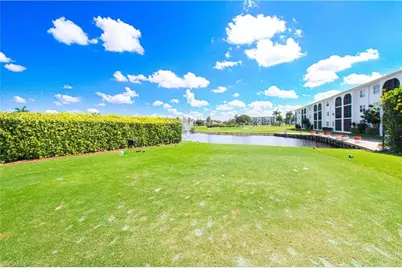 41 High Point Cir S #303, Naples, FL 34103 - Photo 4