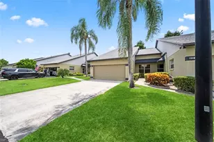 902 McGregor Park Cir, Fort Myers, FL 33908 - Photo 1