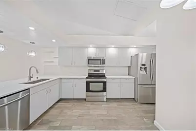 902 McGregor Park Cir, Fort Myers, FL 33908 - Photo 18