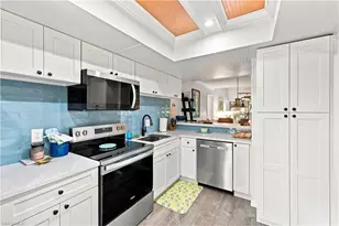 3370 10th St N, Naples, FL 34103 - Photo 8