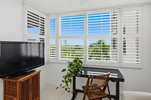 5550 Heron Point Dr, Naples, FL 34108 - Photo 10