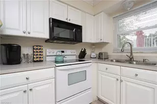 940 3rd St S, Naples, FL 34102 - Photo 4