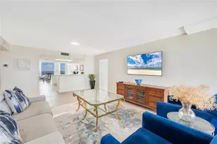 6849 Grenadier Blvd, Naples, FL 34108 - Photo 4