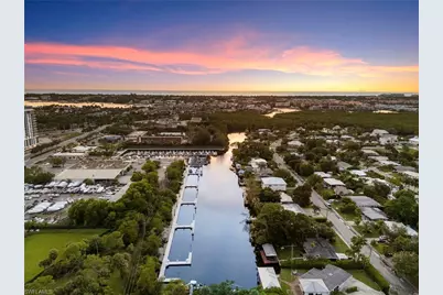 2160 Holiday Ln, Naples, FL 34104 - Photo 28