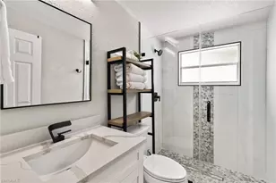 2160 Holiday Ln, Naples, FL 34104 - Photo 14