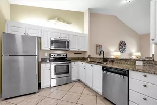 250 Robin Hood Cir, Naples, FL 34104 - Photo 18