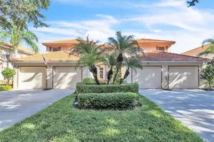250 Robin Hood Cir, Naples, FL 34104 - Photo 2