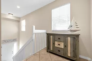 250 Robin Hood Cir, Naples, FL 34104 - Photo 8