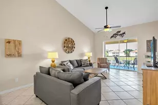 250 Robin Hood Cir, Naples, FL 34104 - Photo 12
