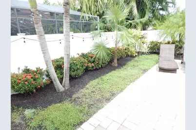 349 Sweet Bay Ln, Naples, FL 34119 - Photo 26