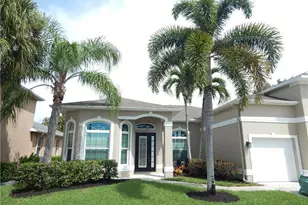 349 Sweet Bay Ln, Naples, FL 34119 - Photo 4