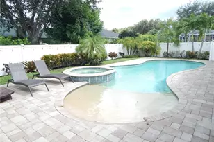 349 Sweet Bay Ln, Naples, FL 34119 - Photo 28