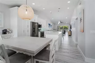 834 Gulf Pavilion Dr, Naples, FL 34108 - Photo 4