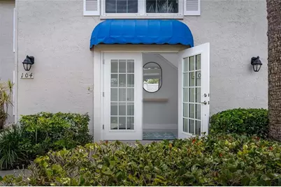 834 Gulf Pavilion Dr #204, Naples, FL 34108 - Photo 2