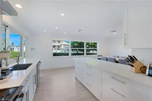 1250 Tuna Ct, Naples, FL 34102 - Photo 14