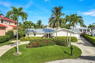 1250 Tuna Ct, Naples, FL 34102 - Photo 2