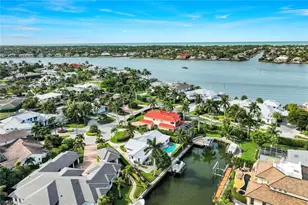 1250 Tuna Ct, Naples, FL 34102 - Photo 32