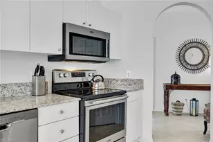 484 Crossfield Cir, Naples, FL 34104 - Photo 12
