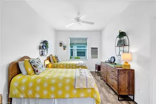 484 Crossfield Cir, Naples, FL 34104 - Photo 24