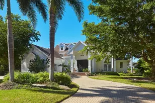 2750 Treasure Ln, Naples, FL 34102 - Photo 28