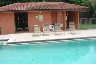 110 Cypress Way E, Naples, FL 34110 - Photo 4