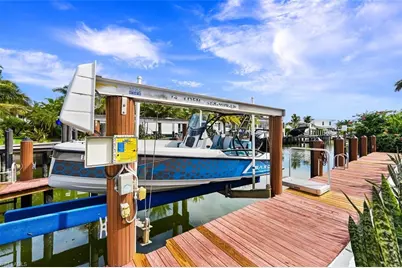 2211 Kingfish Rd, Naples, FL 34102 - Photo 4