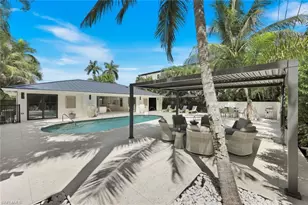 1095 Sandpiper St, Naples, FL 34102 - Photo 36
