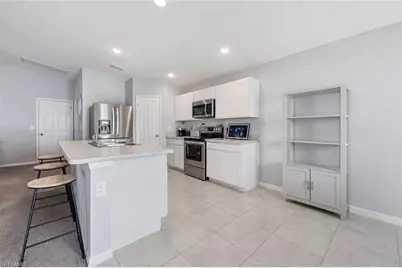 2105 NE 5th Ave, Cape Coral, FL 33909 - Photo 8