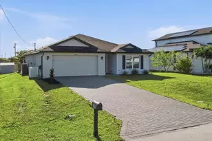 2105 NE 5th Ave, Cape Coral, FL 33909 - Photo 2
