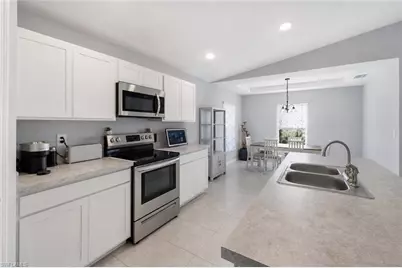 2105 NE 5th Ave, Cape Coral, FL 33909 - Photo 12