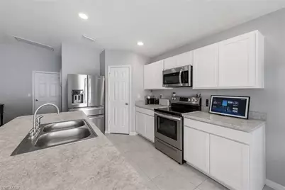 2105 NE 5th Ave, Cape Coral, FL 33909 - Photo 10