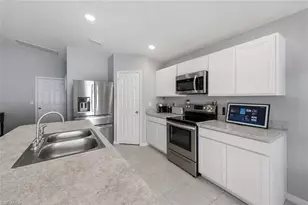 2105 NE 5th Ave, Cape Coral, FL 33909 - Photo 10