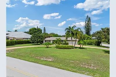 717 Rudder Rd, Naples, FL 34102 - Photo 18