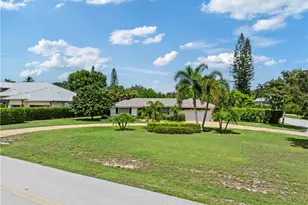 717 Rudder Rd, Naples, FL 34102 - Photo 18