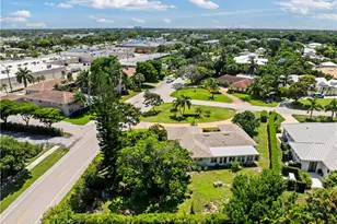 717 Rudder Rd, Naples, FL 34102 - Photo 4