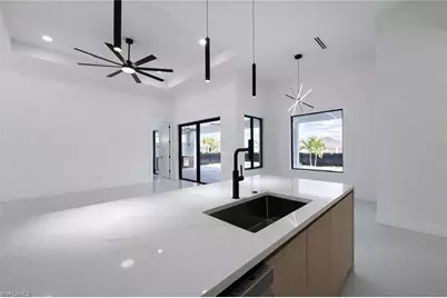 725 NW 37th Ave, Cape Coral, FL 33993 - Photo 4