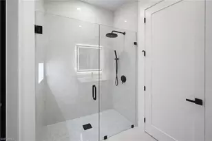 725 NW 37th Ave, Cape Coral, FL 33993 - Photo 20