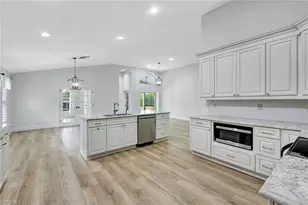 7052 Timberland Cir, Naples, FL 34109 - Photo 12