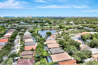7052 Timberland Cir, Naples, FL 34109 - Photo 2