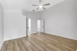 7052 Timberland Cir, Naples, FL 34109 - Photo 22